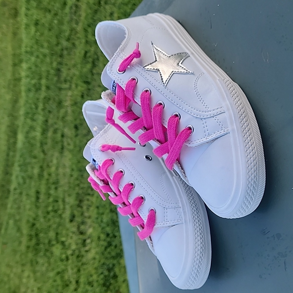 Vintage Havana White Sneakers with Silver Star Pink Laces Women’s Size 8.5 NWOT - Picture 1 of 12